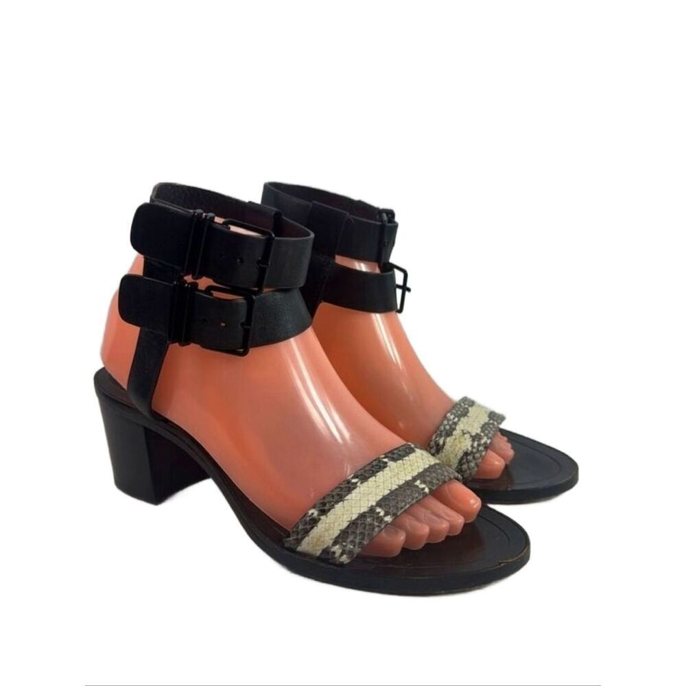 Pour la Victoire‎ Dagney Double-Buckle City Sandal